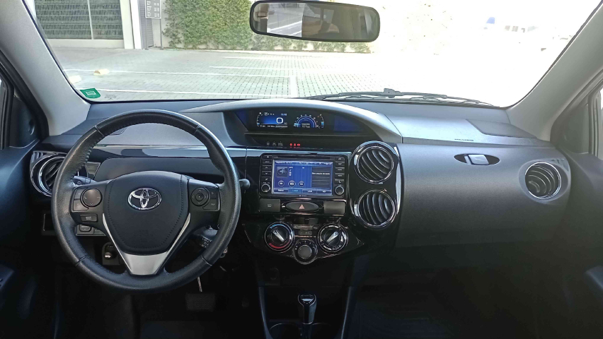 toyota etios 1.5 platinum 16v flex 4p automatico 2017