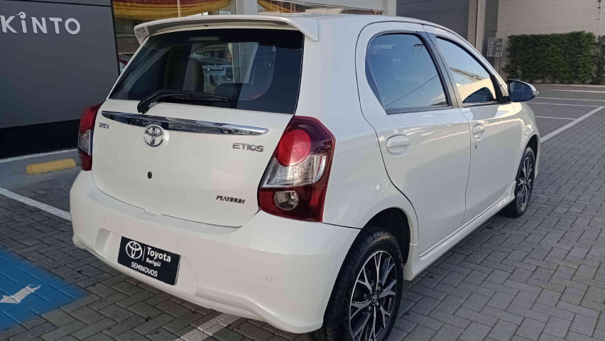 toyota etios 1.5 platinum 16v flex 4p automatico 2017