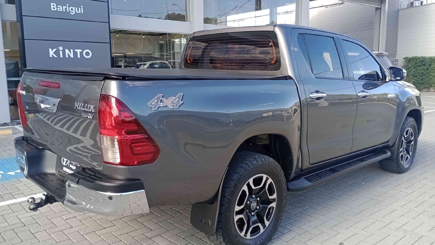toyota hilux 2.8 d-4d turbo diesel cd srv 4x4 automatico 4p 20223