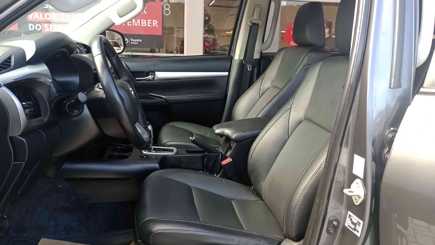 toyota hilux 2.8 d-4d turbo diesel cd srv 4x4 automatico 4p 202210