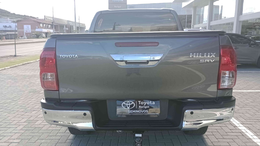 toyota hilux 2.8 d-4d turbo diesel cd srv 4x4 automatico 4p 20224