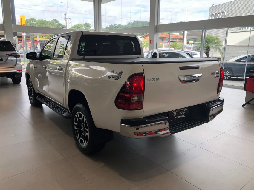 toyota hilux 2.8 d-4d turbo diesel cd srv 4x4 automatico 4p 20245