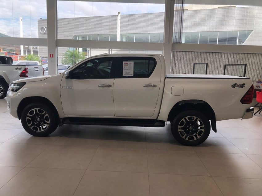 toyota hilux 2.8 d-4d turbo diesel cd srv 4x4 automatico 4p 20246