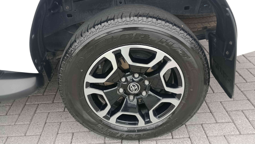 toyota hilux 2.8 d-4d turbo diesel cd srv 4x4 automatico 4p 202416