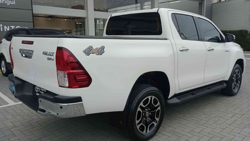toyota hilux 2.8 d-4d turbo diesel cd srv 4x4 automatico 4p 20245