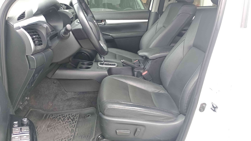 toyota hilux 2.8 d-4d turbo diesel cd srv 4x4 automatico 4p 202410