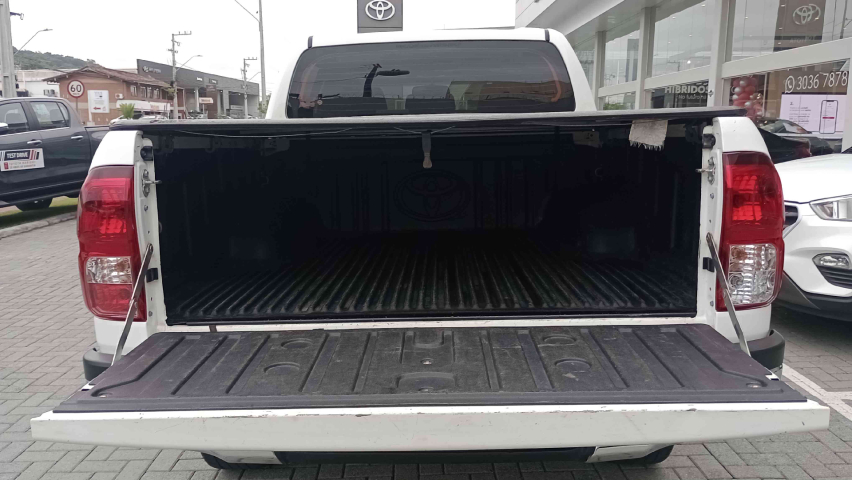 toyota hilux 2.8 d-4d turbo diesel cd srv 4x4 automatico 4p 20249