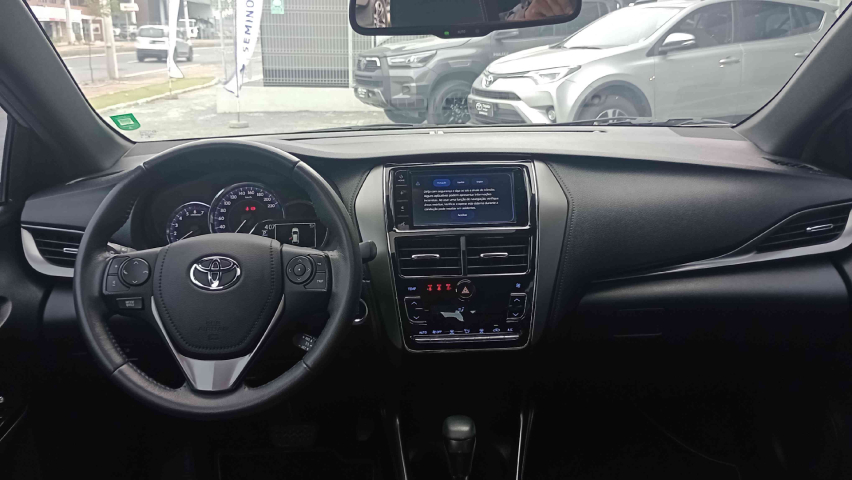 toyota yaris 1.5 16v flex xls connect multidrive 4p automatico 202313