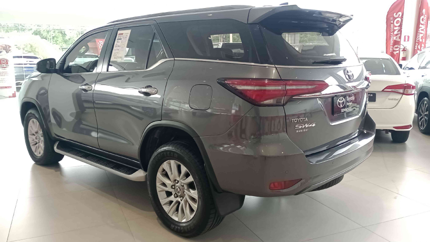 toyota hilux sw4 2.8 d-4d turbo diesel srx 4x4 automatico 4p 20223