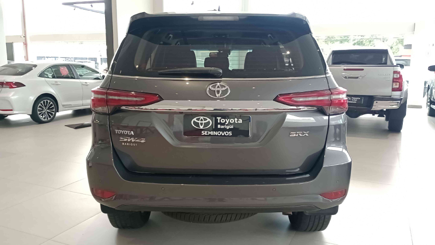 toyota hilux sw4 2.8 d-4d turbo diesel srx 4x4 automatico 4p 20224