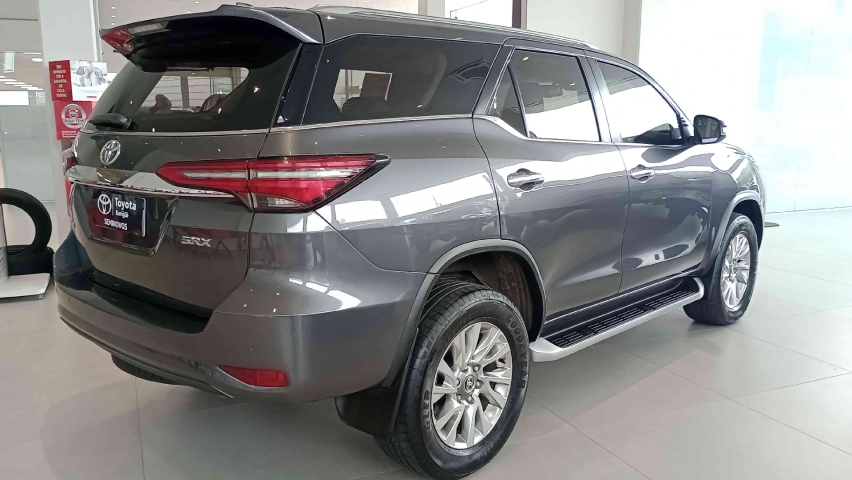 toyota hilux sw4 2.8 d-4d turbo diesel srx 4x4 automatico 4p 20225