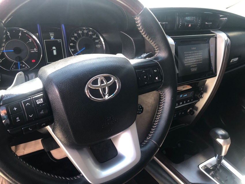 toyota hilux sw4 2.8 srx 4x4 16v turbo intercooler diesel 4p automatico 5p 201717