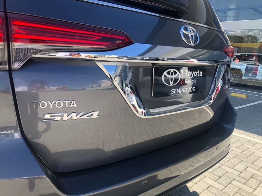 toyota hilux sw4 2.8 srx 4x4 16v turbo intercooler diesel 4p automatico 5p 201712