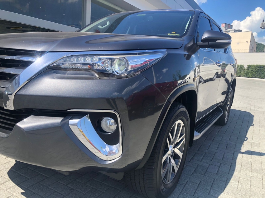 toyota hilux sw4 2.8 srx 4x4 16v turbo intercooler diesel 4p automatico 5p 20179