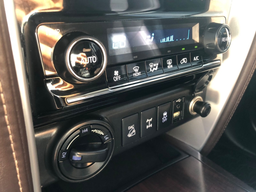 toyota hilux sw4 2.8 srx 4x4 16v turbo intercooler diesel 4p automatico 5p 201710