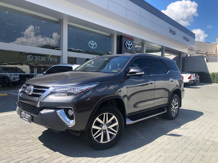 toyota hilux sw4 2.8 srx 4x4 16v turbo intercooler diesel 4p automatico 5p 2017