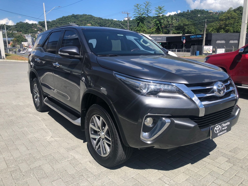 toyota hilux sw4 2.8 srx 4x4 16v turbo intercooler diesel 4p automatico 5p 20175