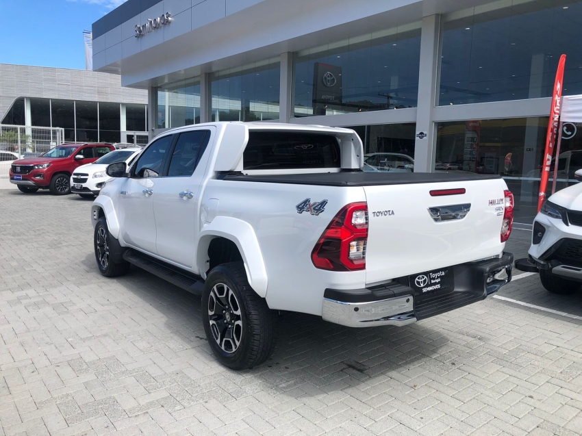 toyota hilux 2.8 d-4d turbo diesel cd srx plus 4x4 automatico 5p 20252