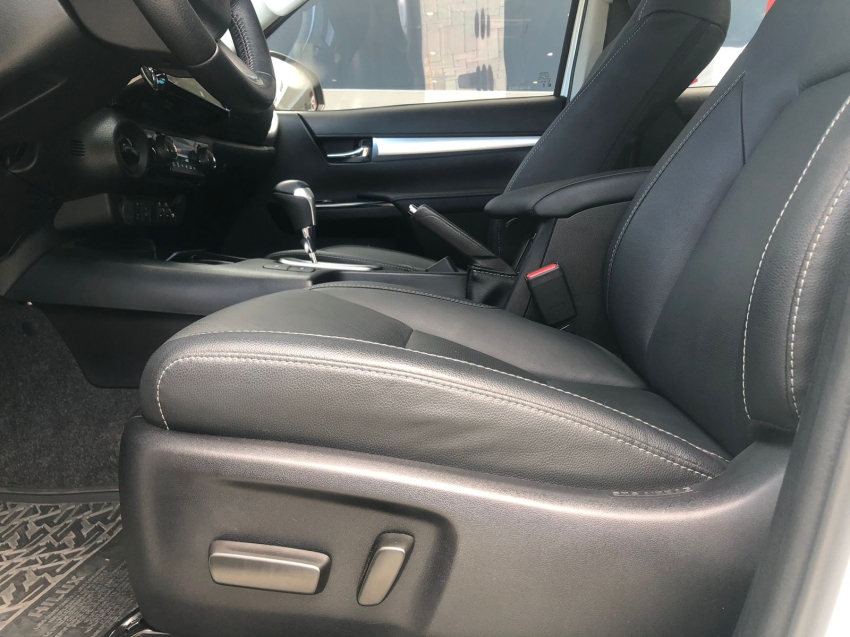 toyota hilux 2.8 d-4d turbo diesel cd srx plus 4x4 automatico 5p 202525