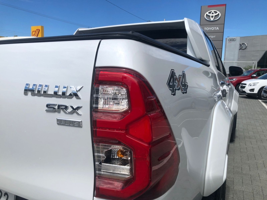 toyota hilux 2.8 d-4d turbo diesel cd srx plus 4x4 automatico 5p 20258