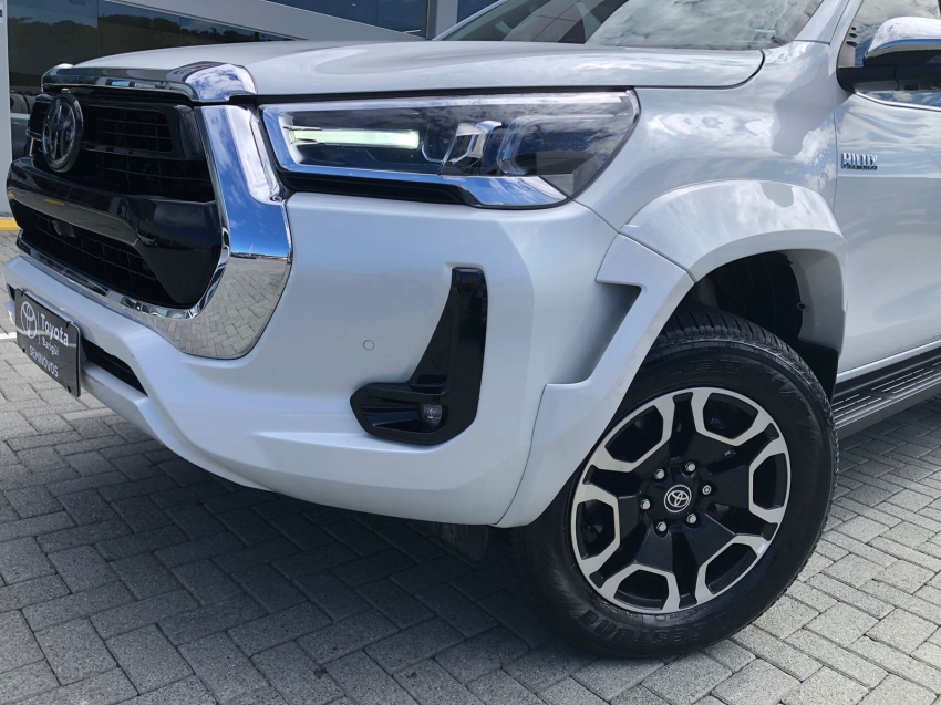 toyota hilux 2.8 d-4d turbo diesel cd srx plus 4x4 automatico 5p 202520