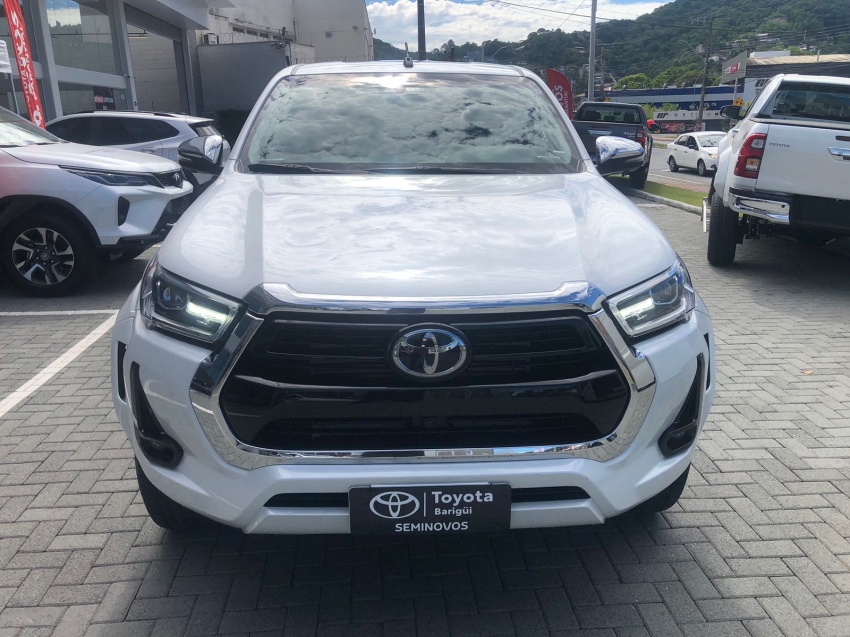 toyota hilux 2.8 d-4d turbo diesel cd srx plus 4x4 automatico 5p 202510