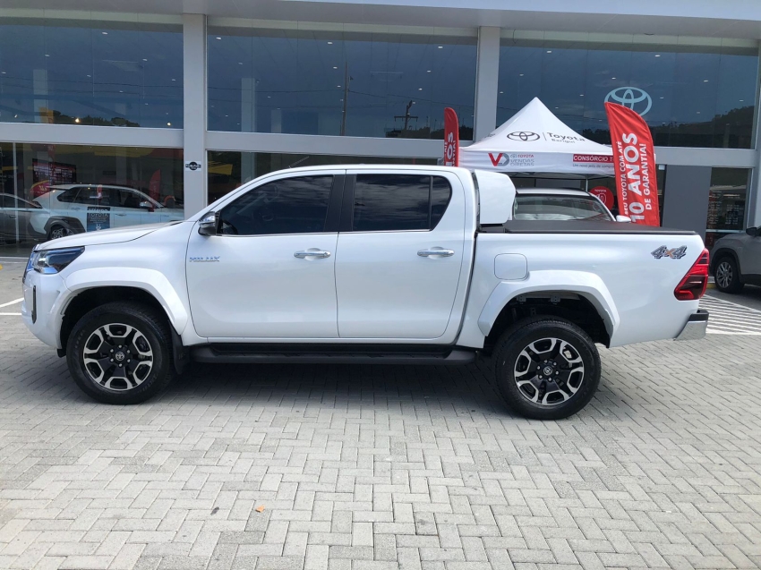 toyota hilux 2.8 d-4d turbo diesel cd srx plus 4x4 automatico 5p 20251