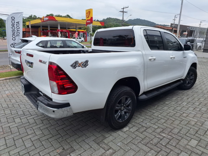 toyota hilux sr 4x4 2.8 tb at diesel automatico 2023/244