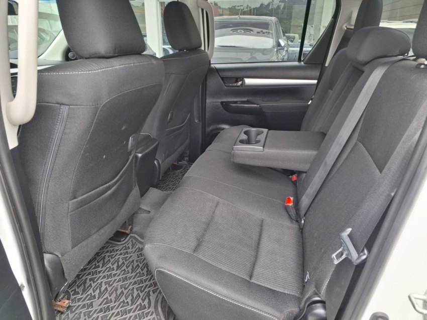 toyota hilux sr 4x4 2.8 tb at diesel automatico 2023/2416