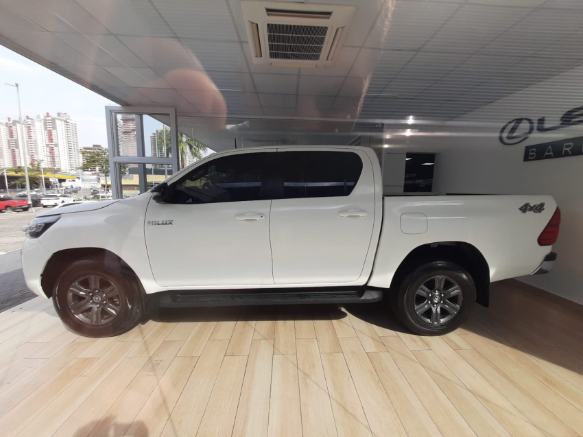 toyota hilux sr 4x4 2.8 tb at diesel automatico 2023/243