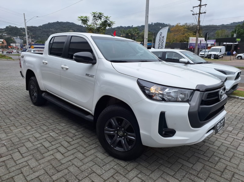 toyota hilux sr 4x4 2.8 tb at diesel automatico 2023/243