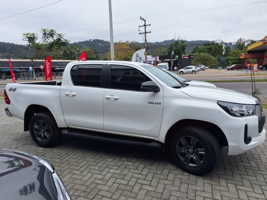 toyota hilux sr 4x4 2.8 tb at diesel automatico 2023/245