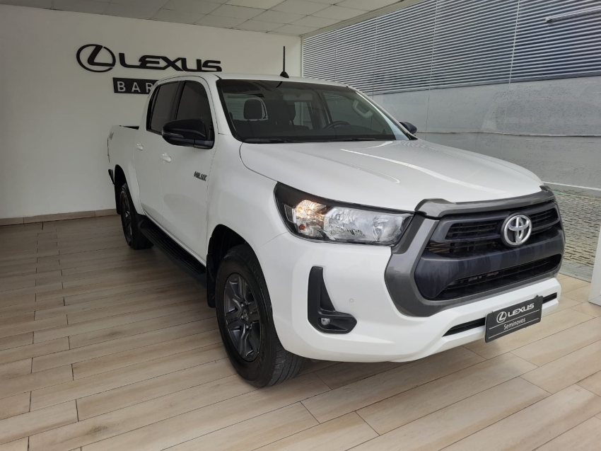 toyota hilux sr 4x4 2.8 tb at diesel automatico 2023/24
