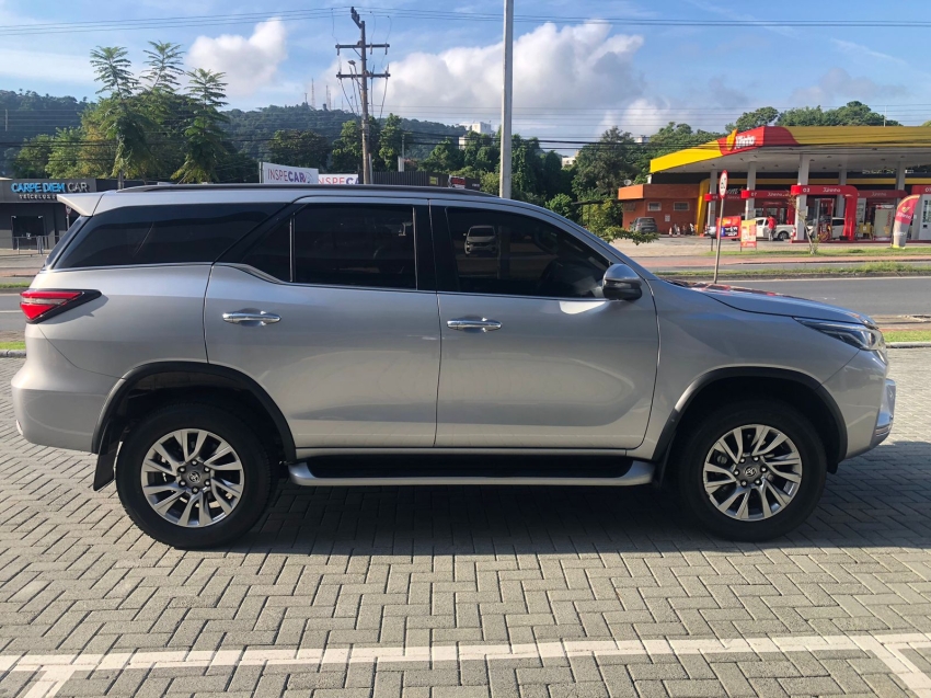 hilux sw4 srx 2.8l - 5 lugares4