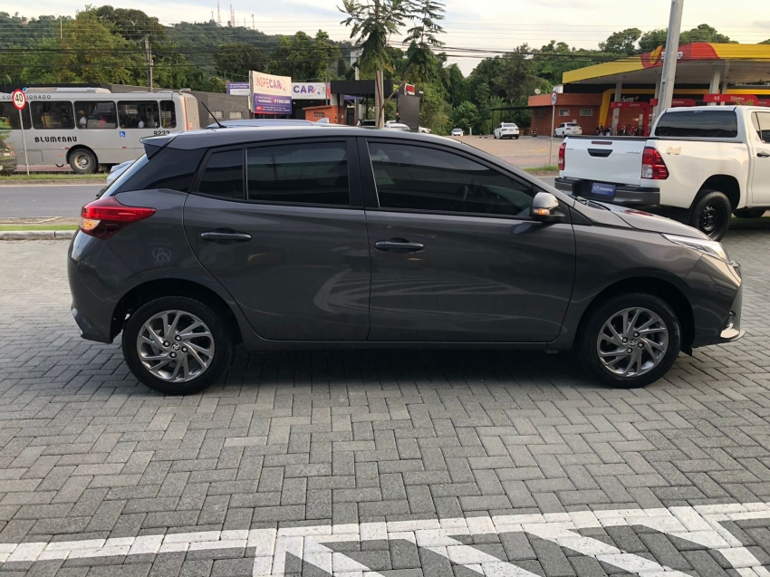 yaris hatch xs 1.5 - garantia de fabrica5