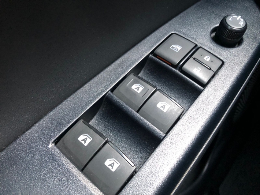 yaris hatch xs 1.5 - garantia de fabrica16