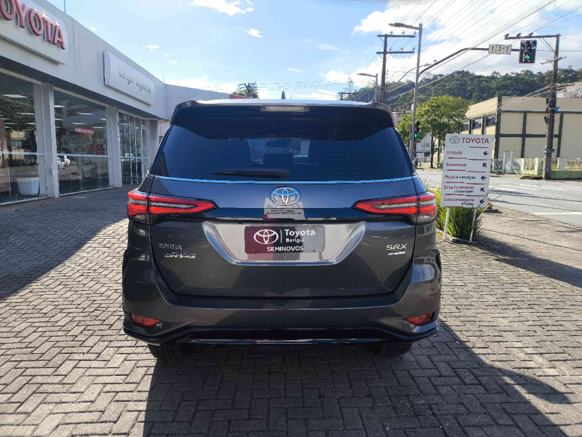 toyota hilux sw4 2.8 d-4d turbo diesel srx platinum 7l 4x4 automatico 4p 20255