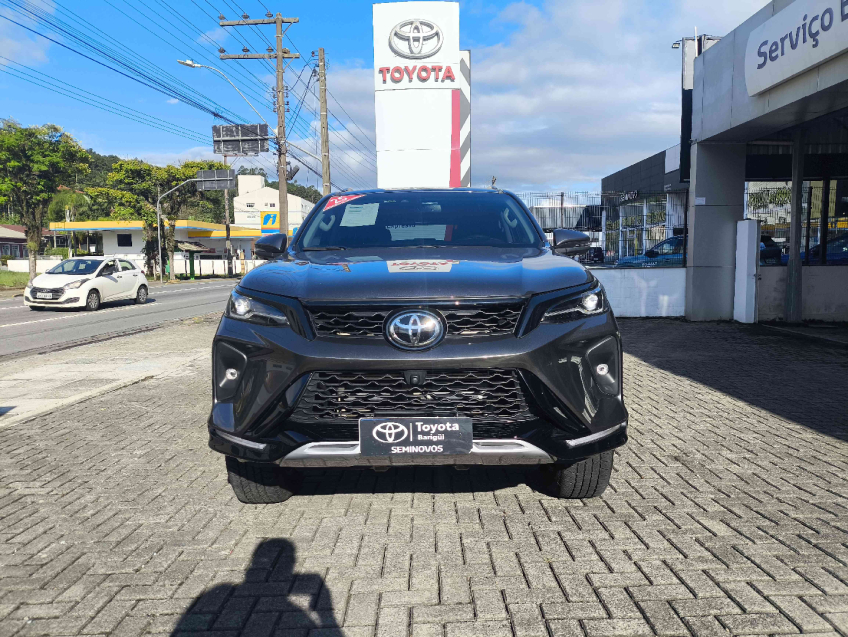 toyota hilux sw4 2.8 d-4d turbo diesel srx platinum 7l 4x4 automatico 4p 20251