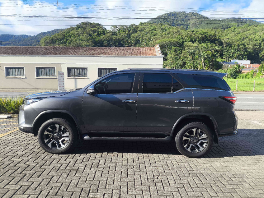 toyota hilux sw4 2.8 d-4d turbo diesel srx platinum 7l 4x4 automatico 4p 20253