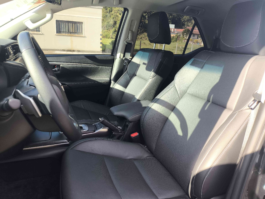 toyota hilux sw4 2.8 d-4d turbo diesel srx platinum 7l 4x4 automatico 4p 202511