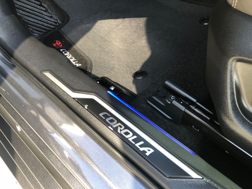 corolla altis hibrido premium - teto solar13