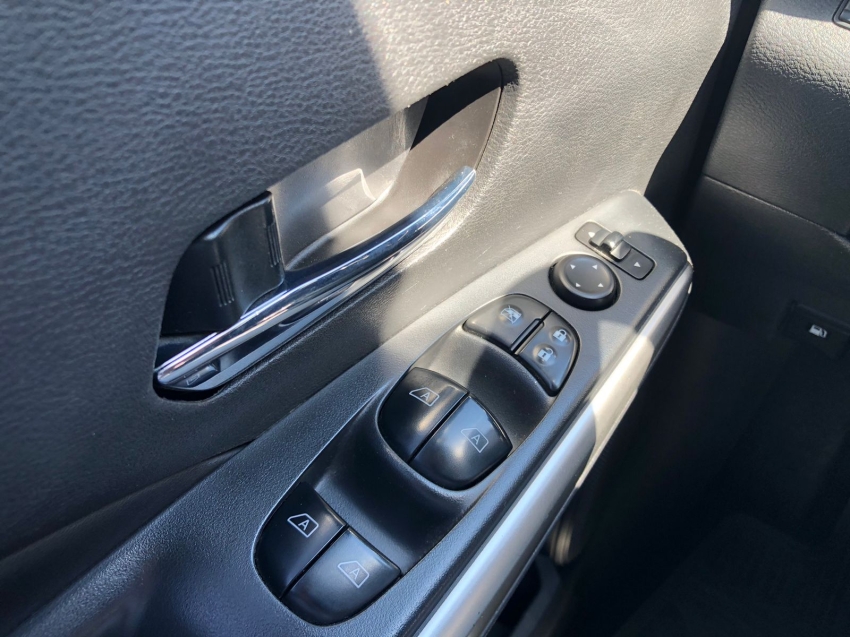 nissan kicks 1.6 16v flexstart sv 4p xtronic flex 5p automatico 201817