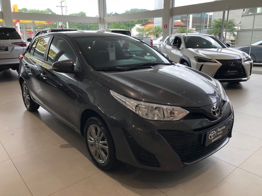 toyota yaris 1.5 flex 20216