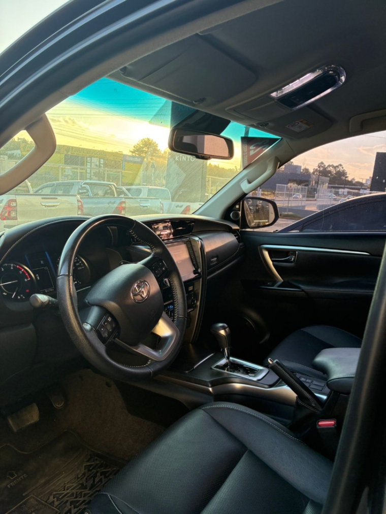 toyota hilux sw4 2.8 d-4d turbo diesel srx 4x4 automatico 4p 202310