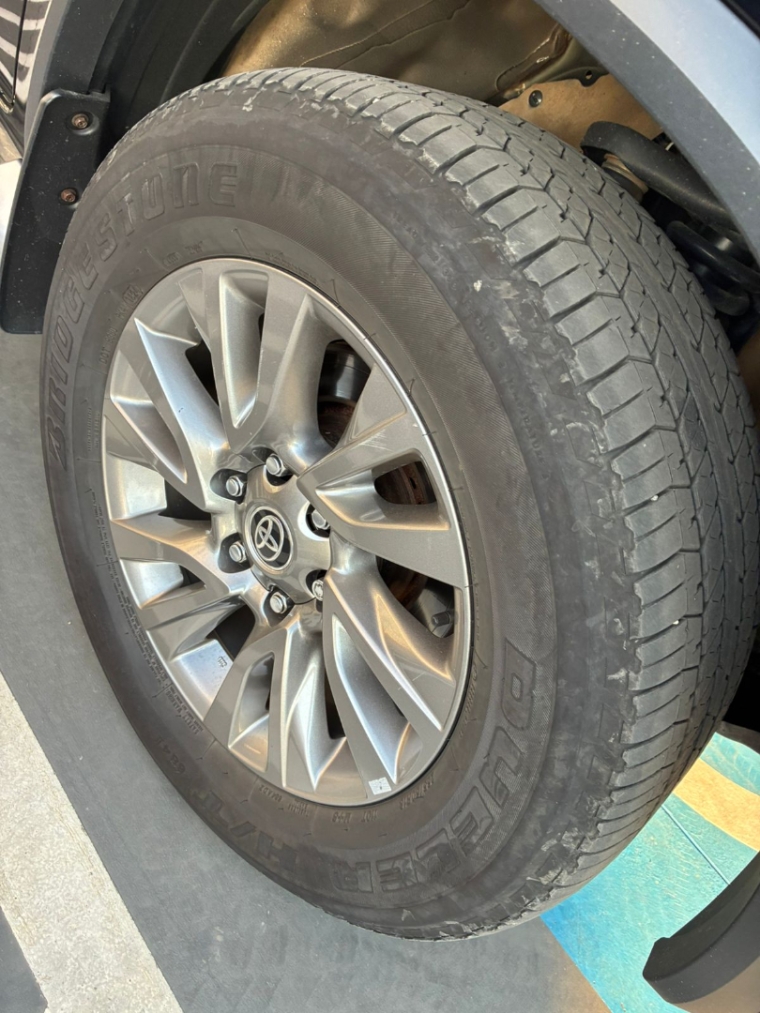 toyota hilux sw4 2.8 d-4d turbo diesel srx 4x4 automatico 4p 20234