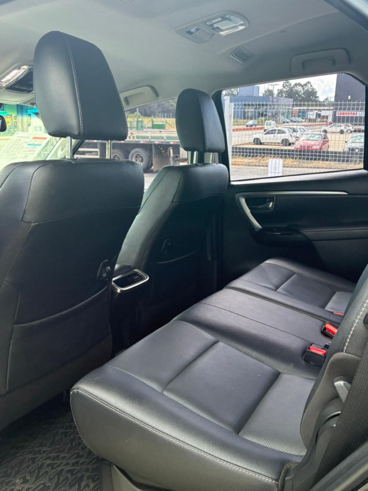 toyota hilux sw4 2.8 d-4d turbo diesel srx 4x4 automatico 4p 20239