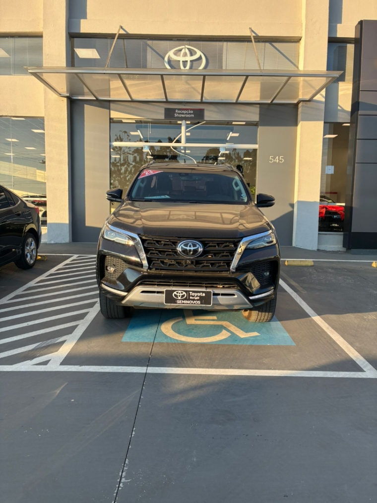 toyota hilux sw4 2.8 d-4d turbo diesel srx 4x4 automatico 4p 20231