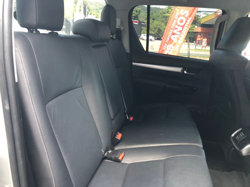 toyota hilux diesel automatico 202427