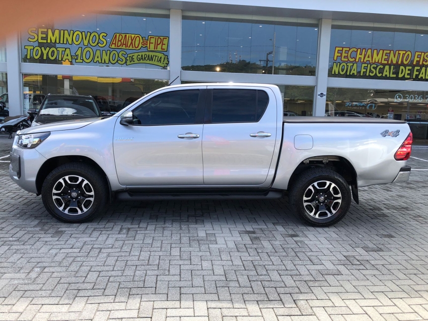 toyota hilux diesel automatico 2024