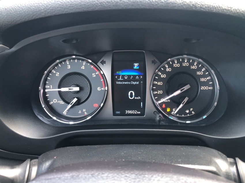 toyota hilux diesel automatico 202414
